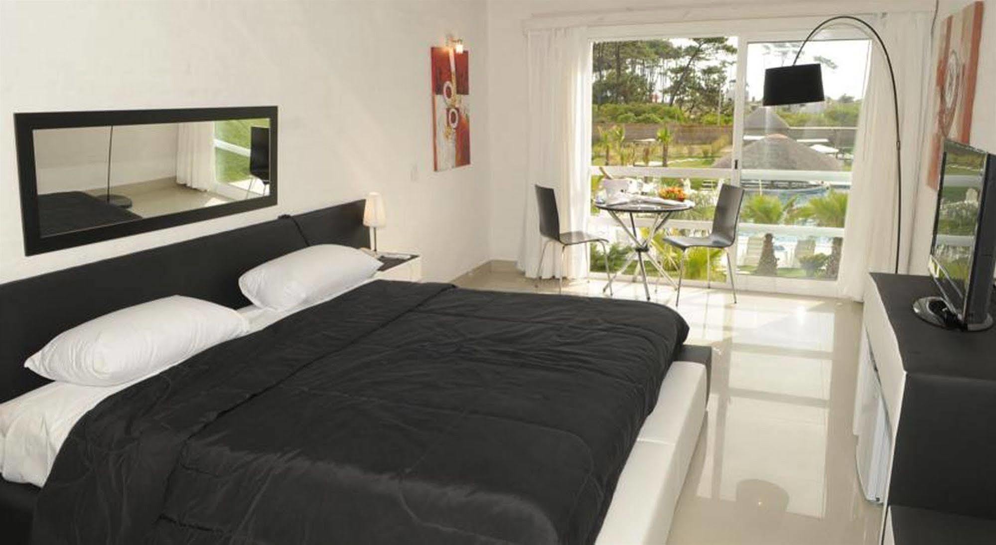 Chihuahua Punta Del Este Arenas Hotel מראה חיצוני תמונה