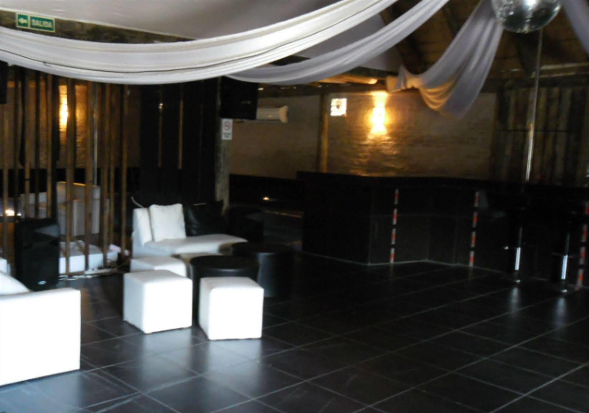 Chihuahua Punta Del Este Arenas Hotel מראה חיצוני תמונה
